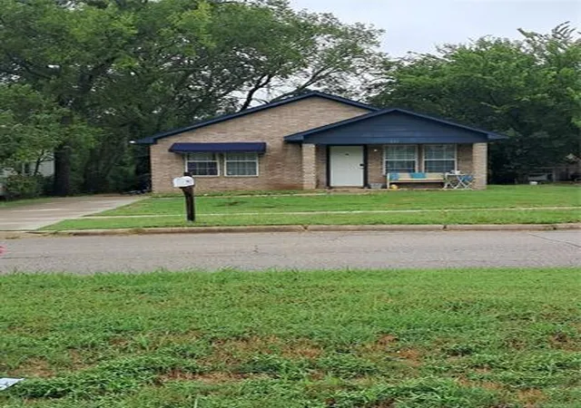1st image of 837 C Se, Ardmore, OK 73401 | MLS# 2631825