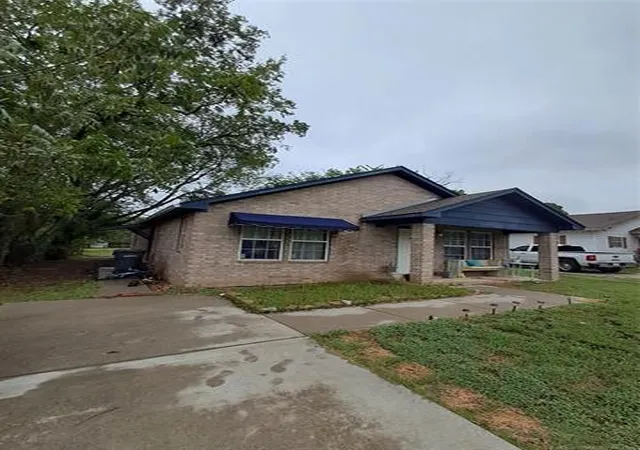 2nd image of 837 C Se, Ardmore, OK 73401 | MLS# 2631825