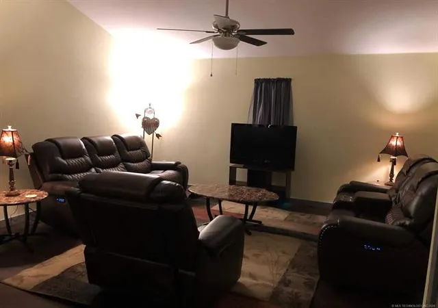 Photo 4 of Single family home for sale at 837 C Se, Ardmore, OK 73401 | MLS# 2631825 | Listing updated on 2026-09-30