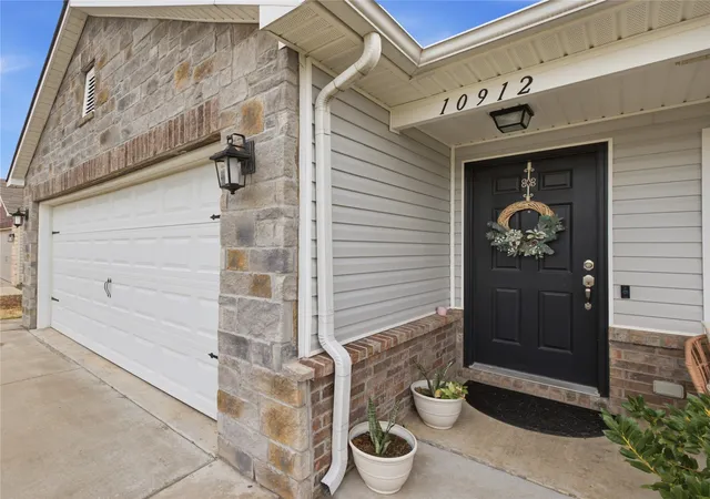 2nd image of 10912 N 100th Eastavenue, Owasso, OK 74055 | MLS# 2631435