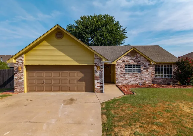 1st image of 11101 E 118th St N, Collinsville, OK 74021 | MLS# 2631812