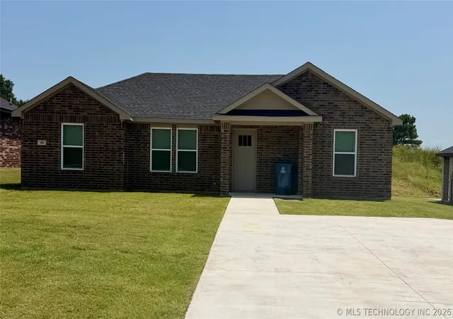 Photo 1 of Single family home for sale at 686 W 6th St, Atoka, OK 74525 | MLS# 2631833 | Listing updated on 2026-08-28