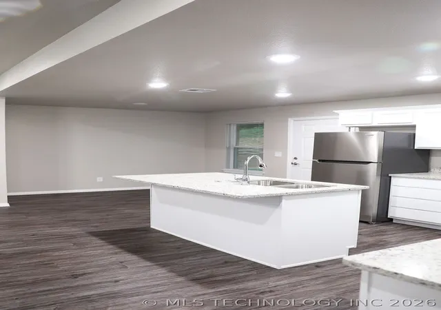 Photo 3 of Single family home for sale at 686 W 6th St, Atoka, OK 74525 | MLS# 2631833 | Listing updated on 2026-08-28