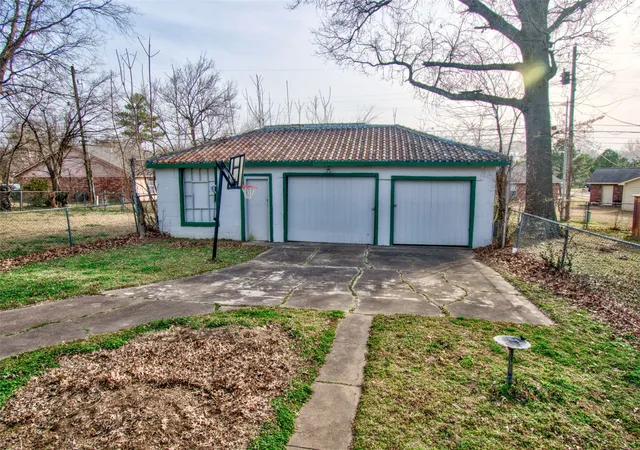 Photo 20 of Single family home for sale at 1409 Baltimore St, Muskogee, OK 74403 | MLS# 2631777 | Listing updated on 2026-08-28
