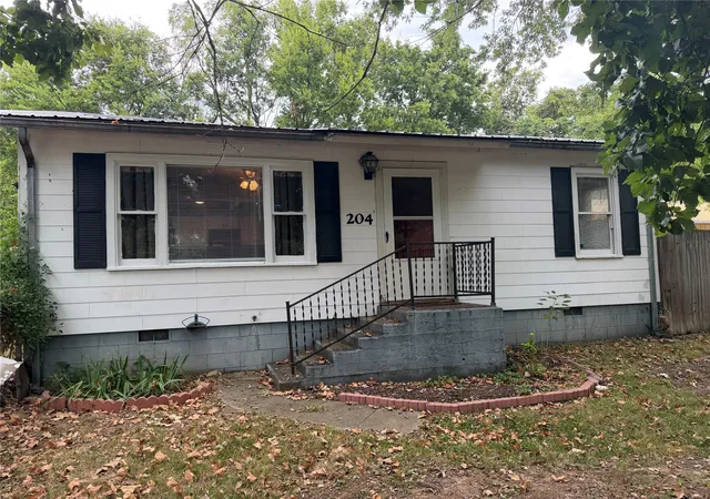 1st image of 204 W South St S, Tahlequah, OK 74464 | MLS# 2631835