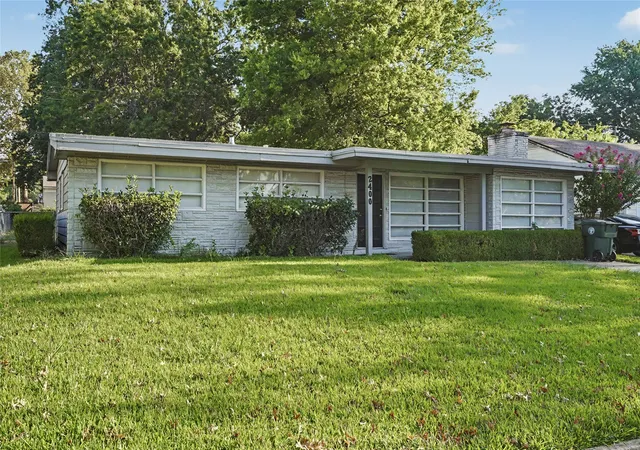 Photo 1 of Single family home for sale at 2400 Elmira St, Muskogee, OK 74403 | MLS# 2631769 | Listing updated on 2026-08-28