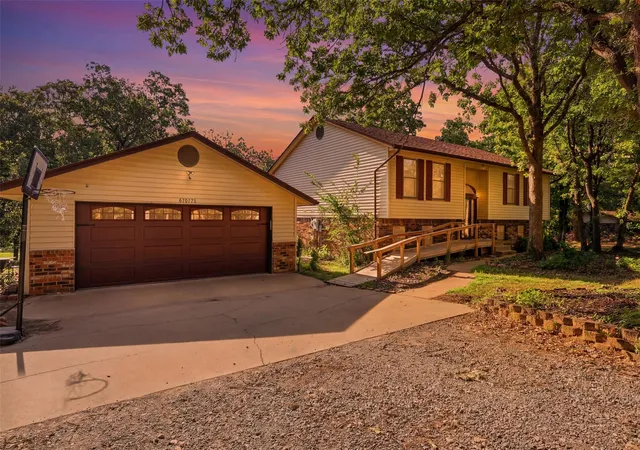 Photo 2 of Single family home for sale at 870776 S Hickory E, Chandler, OK 74834 | MLS# 2631941 | Listing updated on 2026-08-28