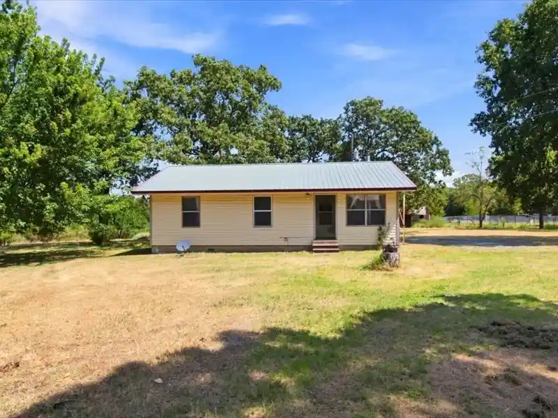 Single family home for sale at 8055 E 585, Locust Grove, OK 74352 | MLS# 2631467