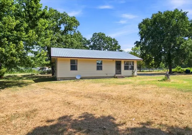 Photo 3 of Single family home for sale at 8055 E 585, Locust Grove, OK 74352 | MLS# 2631467 | Listing updated on 2026-09-01