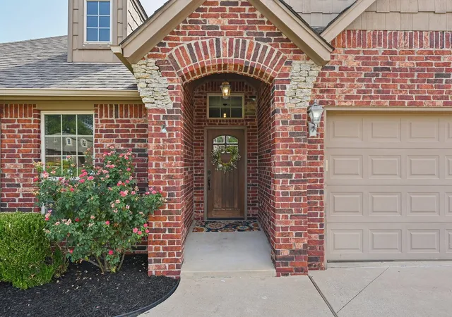 Photo 2 of Sale Pending at 4665 S 202nd Eastavenue, Broken Arrow, OK 74014 | MLS# 2631332 | Listing updated on 2026-09-01