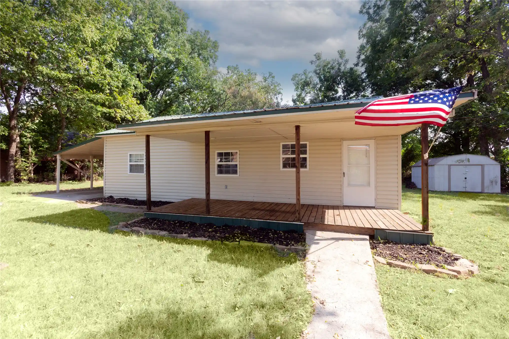 Photo 1 of Single family home for sale at 214 W Ada Ave, Wilburton, OK 74578 | MLS# 2632127 | Listing updated on 2026-10-27
