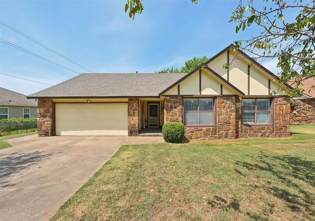 Photo 1 of Single family home for sale at 1400 S 28th St, Broken Arrow, OK 74014 | MLS# 2632048 | Listing updated on 2026-10-08