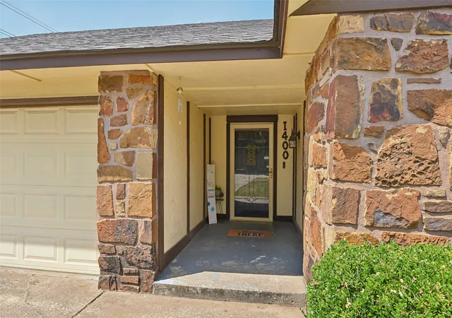 Photo 3 of Single family home for sale at 1400 S 28th St, Broken Arrow, OK 74014 | MLS# 2632048 | Listing updated on 2026-10-08
