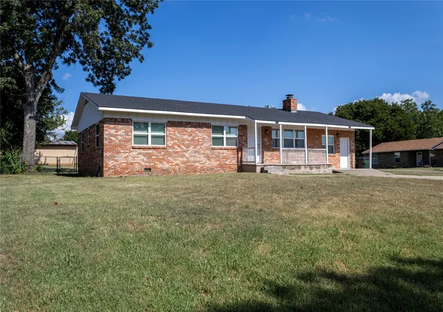 Photo 3 of Single family home for sale at 1204 Nw Gaye St, Kingston, OK 73439 | MLS# 2630948 | Listing updated on 2026-09-01