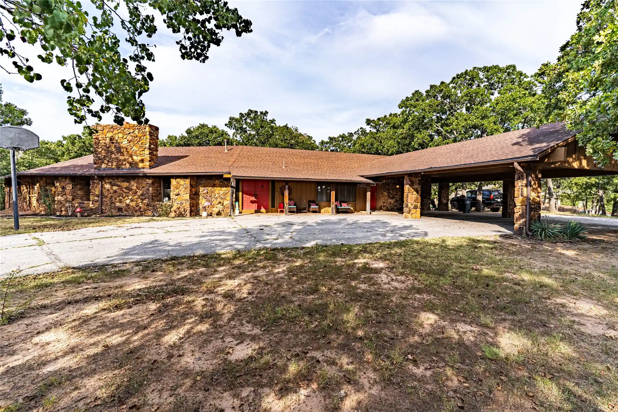 Single family home for sale at 505 S Lakeridge Dr, Bristow, OK 74010 | MLS# 2632199