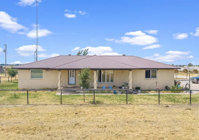 Photo 2 of Single family home for sale at 9138 Stockton Rd, Burneyville, OK 73430 | MLS# 2631647 | Listing updated on 2026-09-28