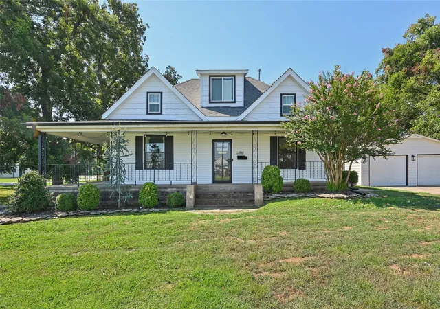 Photo 1 of Single family home for sale at 8 W 5th Street, Bixby, OK 74008 | MLS# 2631921 | Listing updated on 2026-09-01