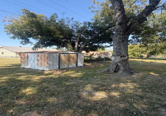Photo 11 of Single family home for sale at 420 Fairfax Dr, Muskogee, OK 74403 | MLS# 2632223 | Listing updated on 2026-09-01