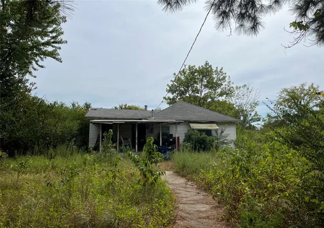 Photo 1 of Single family home for sale at 18606 Lock And Dam Rd, Spiro, OK 74959 | MLS# 2632328 | Listing updated on 2026-09-15