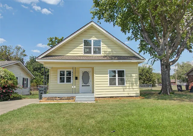 Photo 1 of Single family home for sale at 2110 Robison St, Muskogee, OK 74403 | MLS# 2632237 | Listing updated on 2026-09-01