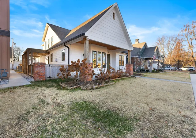 Photo 1 of Single family home for sale at 315 E Freeport St, Broken Arrow, OK 74012 | MLS# 2632194 | Listing updated on 2026-09-01