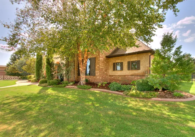Photo 3 of Sale Pending at 6015 Smoky Hl Trl, Edmond, OK 73034 | MLS# 2632213 | Listing updated on 2026-09-17