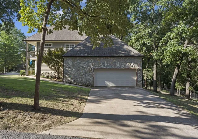 Photo 4 of Single family home for sale at 34323 S Coves Dr, Afton, OK 74331 | MLS# 2631337 | Listing updated on 2026-09-01