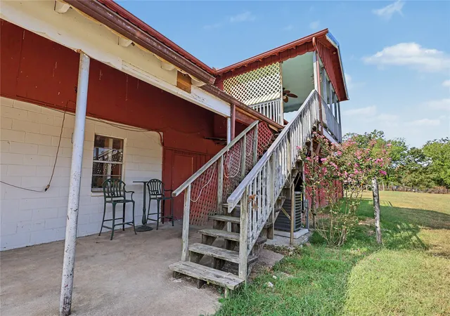 Photo 4 of Single family home for sale at 328 Bailey Blvd, Tahlequah, OK 74464 | MLS# 2631959 | Listing updated on 2026-09-01