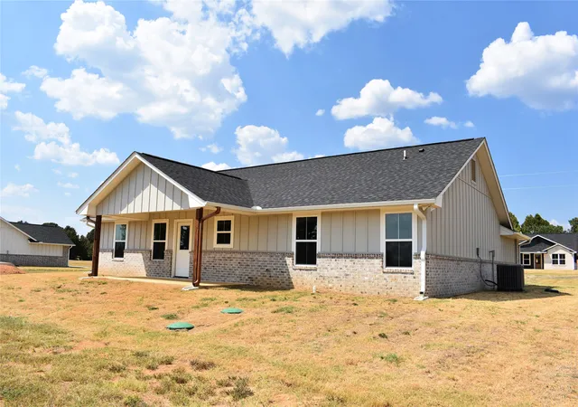 Photo 28 of Single family home for sale at 2915 E 2090 Road, Hugo, OK 74743 | MLS# 2631957 | Listing updated on 2026-09-01