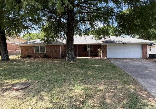 Photo 1 of Single family home for sale at 517 Webb Ave, Ada, OK 74820 | MLS# 2632298 | Listing updated on 2026-09-28