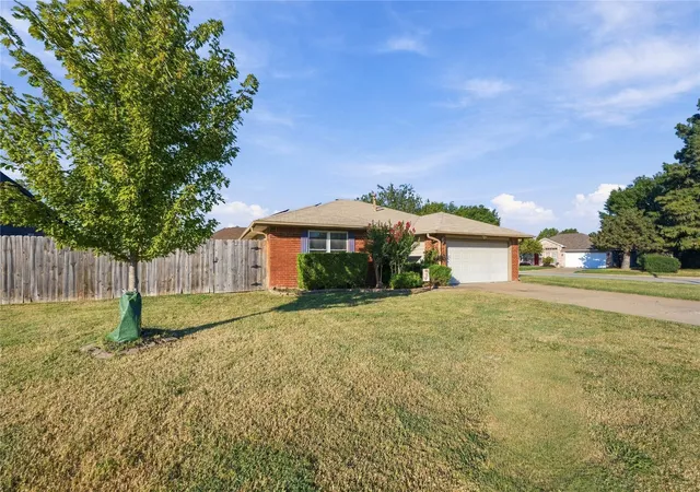 Photo 2 of Single family home for sale at 8710 N 124th Eastavenue, Owasso, OK 74055 | MLS# 2631509 | Listing updated on 2026-10-11