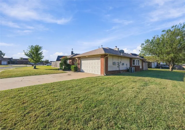 Photo 3 of Single family home for sale at 8710 N 124th Eastavenue, Owasso, OK 74055 | MLS# 2631509 | Listing updated on 2026-10-11