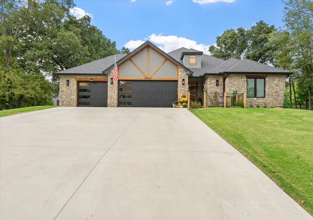 Photo 1 of Single family home for sale at 33160 Cardinal Dr, Afton, OK 74331 | MLS# 2632570 | Listing updated on 2026-09-29