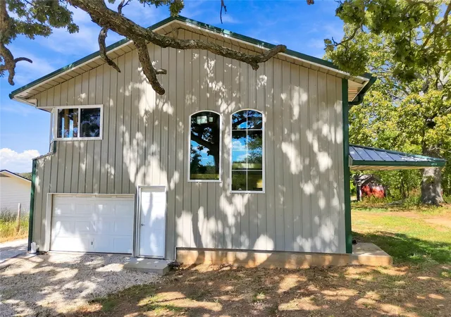 Photo 3 of Single family home for sale at 809 W Holt, Lincoln, AR 72744 | MLS# 2633050 | Listing updated on 2026-10-06