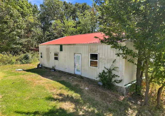 Photo 4 of Single family home for sale at 809 W Holt, Lincoln, AR 72744 | MLS# 2633050 | Listing updated on 2026-10-06