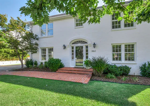 Photo 1 of Sale Pending at 3863 S Utica Ave, Tulsa, OK 74105 | MLS# 2631963 | Listing updated on 2026-10-06