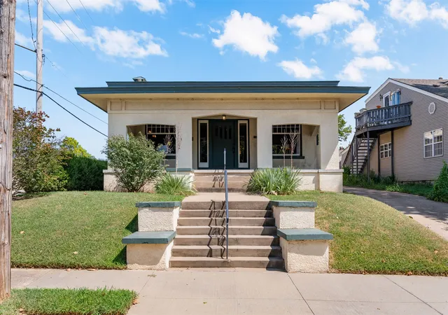 Photo 1 of Single family home for sale at 1401 S Quaker Ave, Tulsa, OK 74120 | MLS# 2632380 | Listing updated on 2026-10-06