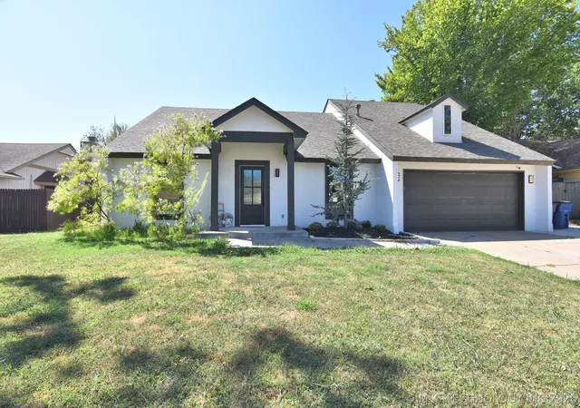 Single family home for sale at 9022 E 60th Street, Tulsa, OK 74145 | MLS# 2633349