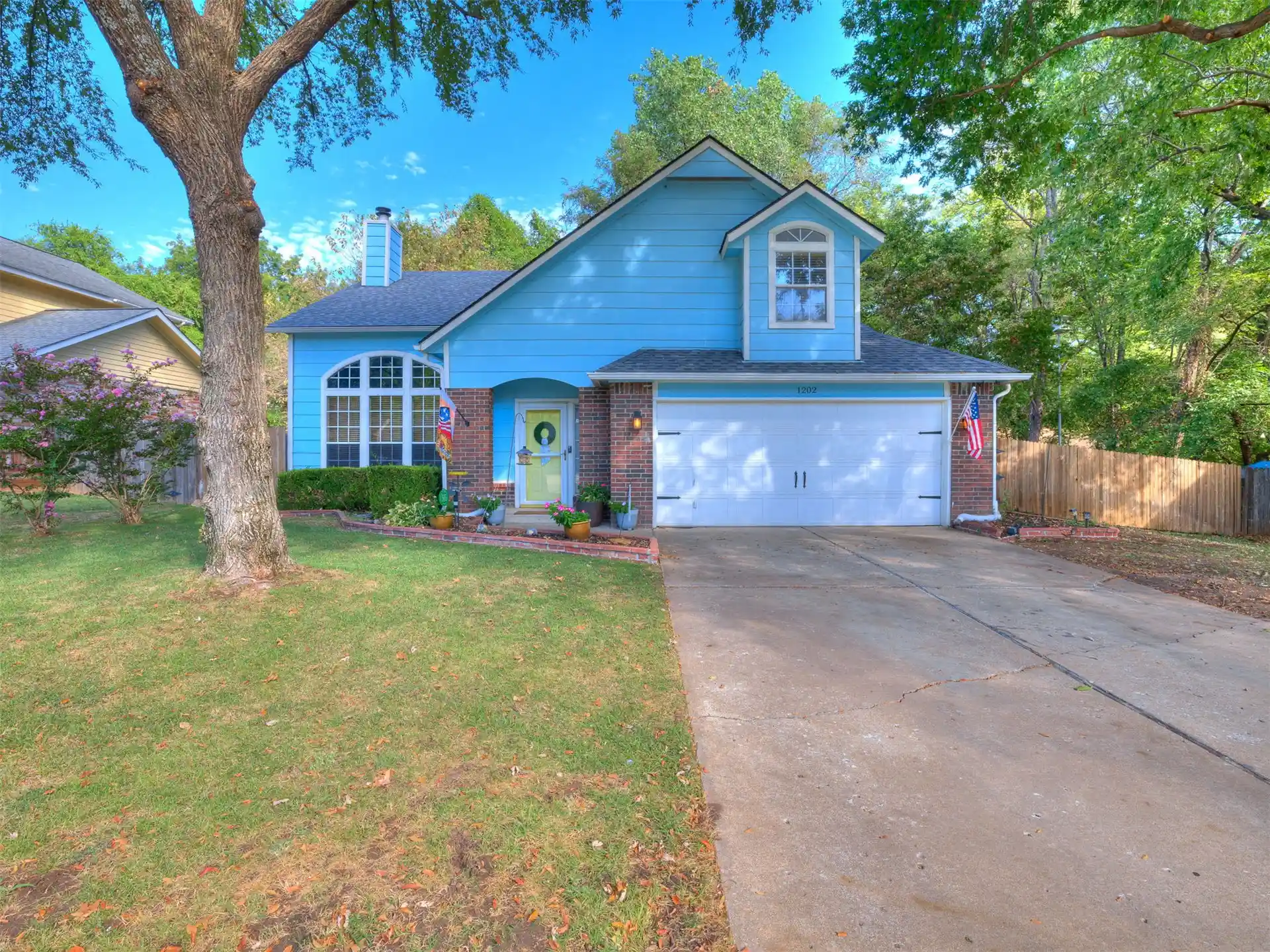 Single family home for sale at 1202 W Los Angeles Cir, Broken Arrow, OK 74011 | MLS# 2633094