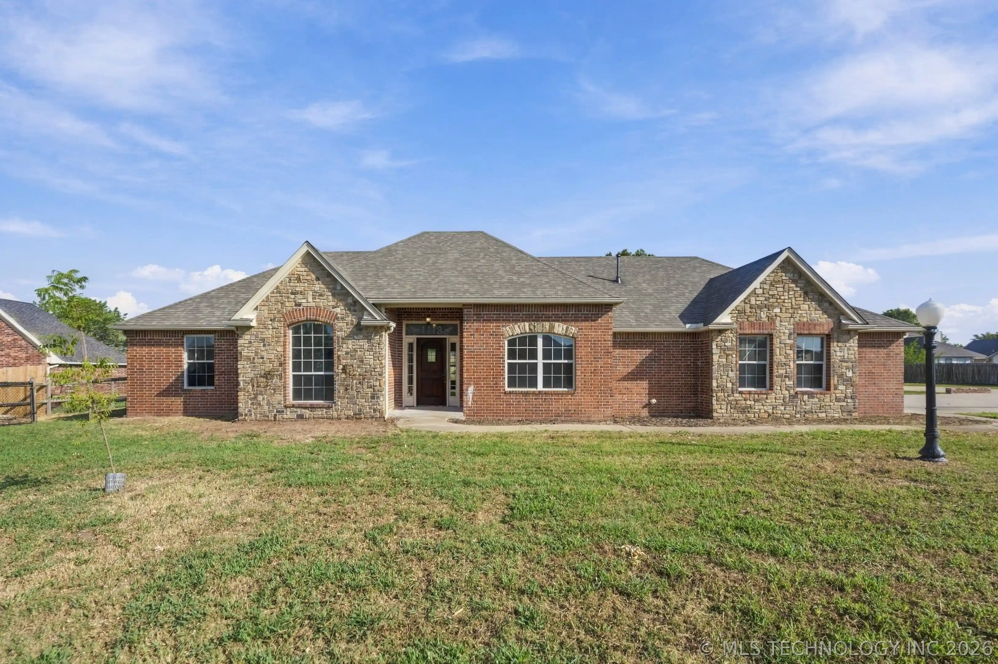 Photo 1 of Single family home for sale at 1113 W Dogwood St, Skiatook, OK 74070 | MLS# 2633617 | Listing updated on 2026-10-25
