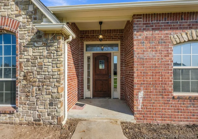 Photo 2 of Single family home for sale at 1113 W Dogwood St, Skiatook, OK 74070 | MLS# 2633617 | Listing updated on 2026-10-05