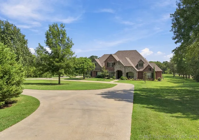 Photo 3 of Sale Pending at 9601 S 33rd Westavenue, Tulsa, OK 74132 | MLS# 2633642 | Listing updated on 2026-09-28