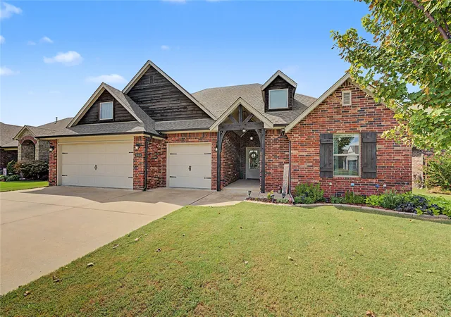 Photo 3 of Single family home for sale at 10414 S 230th Eastavenue, Broken Arrow, OK 74014 | MLS# 2633350 | Listing updated on 2026-10-09