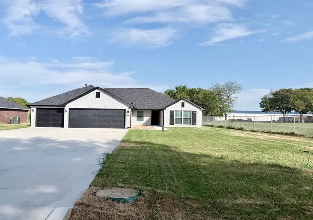 Photo 3 of Single family home for sale at 9937 N Osage Dr, Sperry, OK 74073 | MLS# 2633745 | Listing updated on 2026-09-26