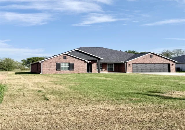 Photo 3 of Single family home for sale at 9945 N Osage Dr, Sperry, OK 74073 | MLS# 2633761 | Listing updated on 2026-09-26