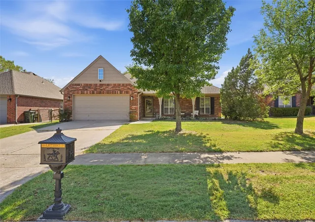 Photo 1 of Single family home for sale at 15318 E 89th Court N, Owasso, OK 74055 | MLS# 2633825 | Listing updated on 2026-10-01