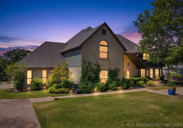 Photo 1 of Single family home for sale at 9332 S 36th West Ave, Tulsa, OK 74132 | MLS# 2633504 | Listing updated on 2026-10-01