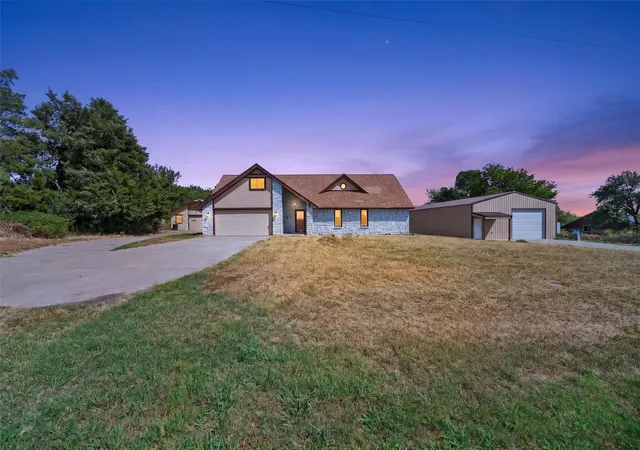 Photo 3 of Single family home for sale at 17670 S 280 Road, Morris, OK 74445 | MLS# 2634005 | Listing updated on 2026-09-19