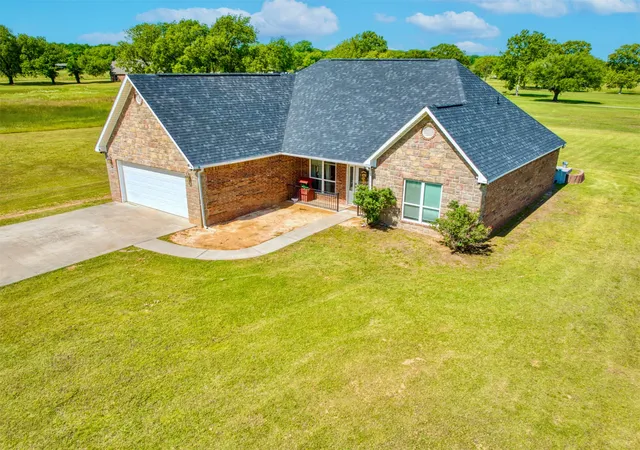 Photo 2 of Single family home for sale at 119 Golf Clb Dr, Burneyville, OK 73430 | MLS# 2634011 | Listing updated on 2026-09-16