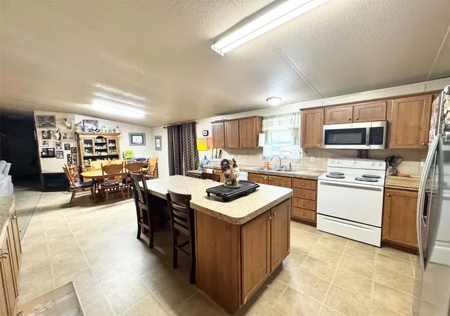 Photo 3 of Manufactured home for sale at 975 Claxton, Healdton, OK 73438 | MLS# 2633974 | Listing updated on 2026-09-16